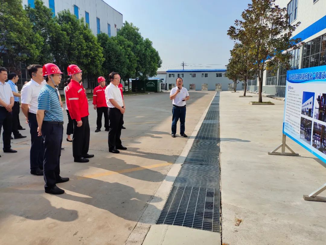 現(xiàn)場觀摩！猇亭區(qū)二季度項(xiàng)目拉練活動(dòng)走進(jìn)化機(jī)公司設(shè)備制造標(biāo)準(zhǔn)化廠房建設(shè)項(xiàng)目