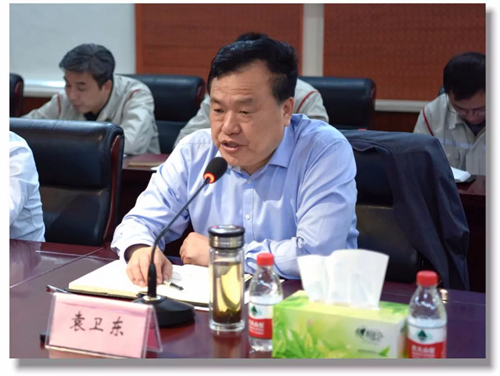 宜昌市委副書記袁衛(wèi)東到新疆宜化現場辦公(圖3) 宜昌市委副書記袁衛(wèi)東到新疆宜化現場辦公(圖3)