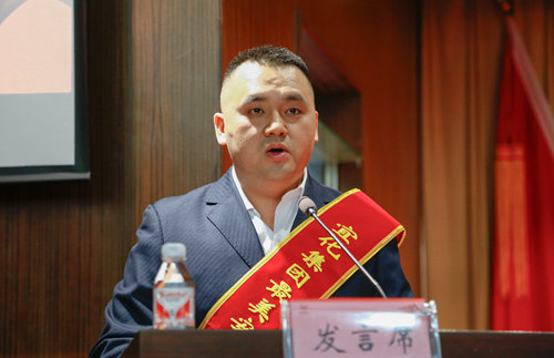 最美安全環保衛士曹雨:定位“三員” 用心用情抓安全(圖1) 最美安全環保衛士曹雨:定位“三員” 用心用情抓安全(圖1)