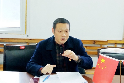 向宇飛列席指導股份公司氯堿黨支部“不忘初心、牢記使命”專題組織生活會(圖2)