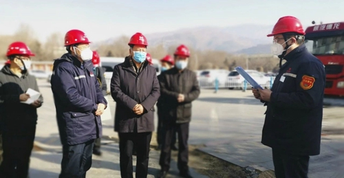 青海省委常委、省總工會主席馬吉孝到青海宜化調研慰問(圖1)