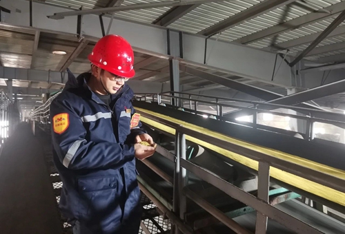 新年新氣象！楚星公司黃色磷酸二銨產(chǎn)品成功下線(xiàn)(圖2)