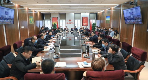 集團行政例會強調:始終保持艱苦奮斗本色,時刻做到“兩個緊盯”(圖1) 集團行政例會強調:始終保持艱苦奮斗本色,時刻做到“兩個緊盯”(圖1)