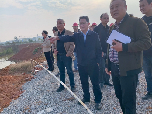 王大真到邦普宜化項目專班辦公現場調研(圖2) 王大真到邦普宜化項目專班辦公現場調研(圖2)