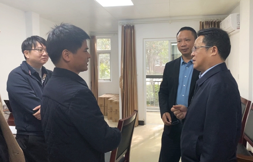 王大真到邦普宜化項目專班辦公現場調研(圖1) 王大真到邦普宜化項目專班辦公現場調研(圖1)