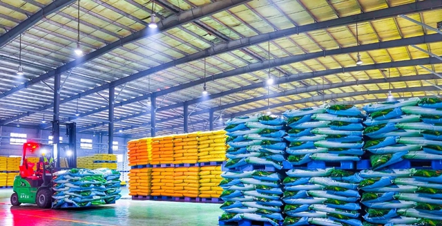 服務(wù)市場需求！股份公司腐植酸二銨成功投產(chǎn)(圖1)