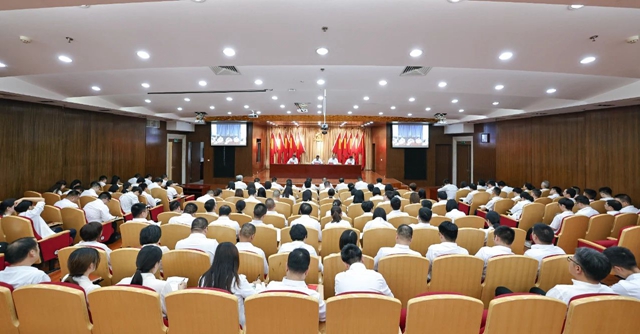 宜化集團(tuán)學(xué)習(xí)貫徹習(xí)近平新時(shí)代中國特色社會主義思想主題教育工作會議召開(圖1)