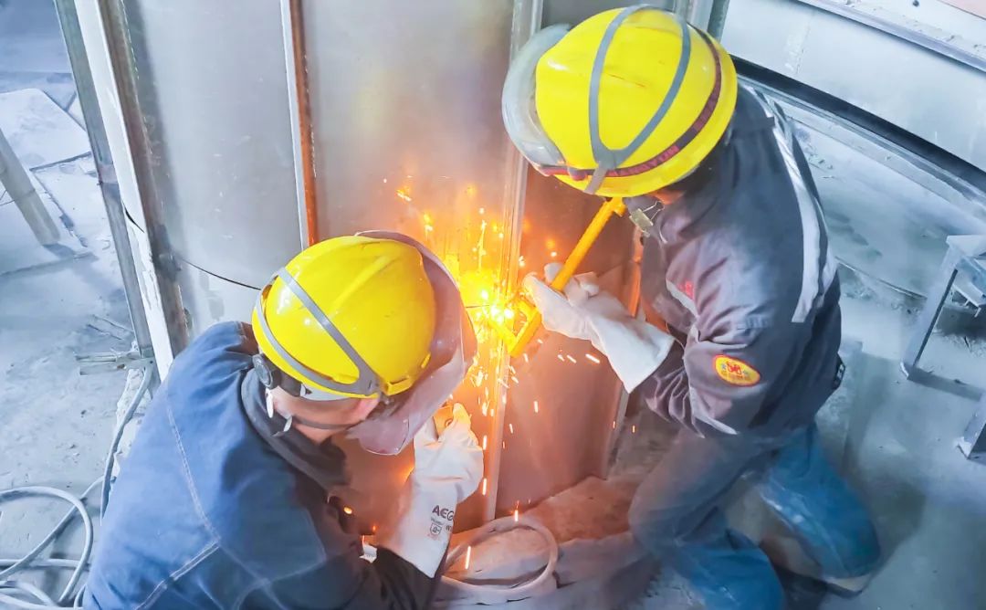 青海宜化電石分廠電極殼班：加強標準化建設，保障電石爐長周期穩(wěn)定運行(圖5)