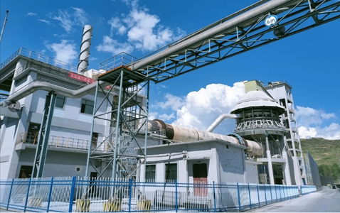 青海宜化篩分石灰壓球裝置一次性開車成功(圖1) 青海宜化篩分石灰壓球裝置一次性開車成功(圖1)