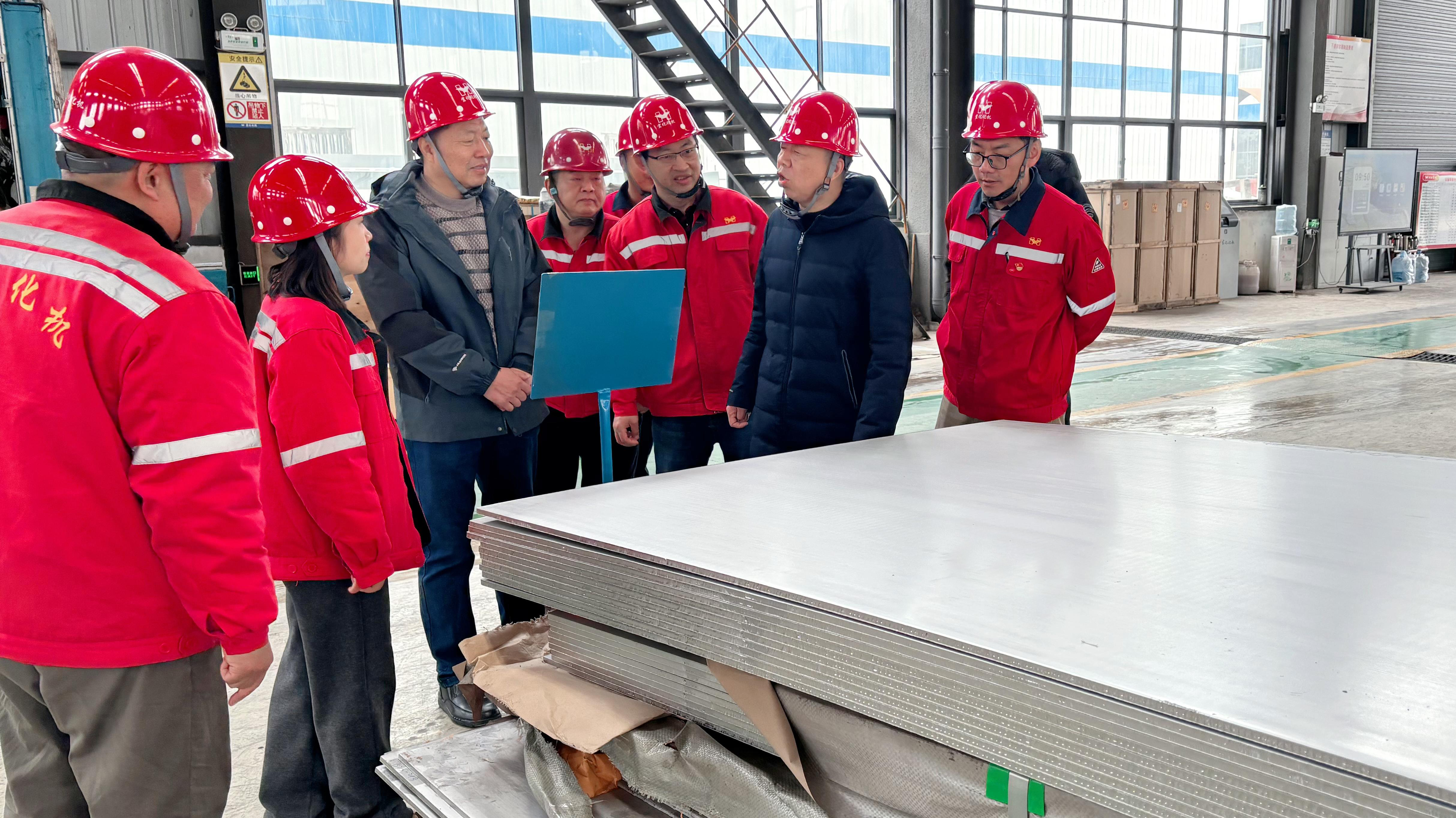 化機(jī)公司順利通過A1級(jí)壓力容器制造取證現(xiàn)場評(píng)審(圖2) 化機(jī)公司順利通過A1級(jí)壓力容器制造取證現(xiàn)場評(píng)審(圖2)