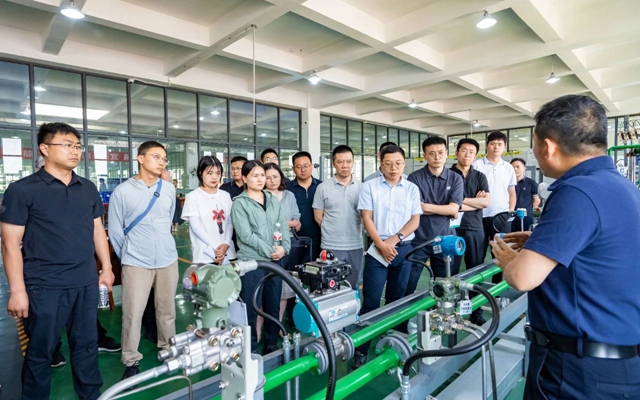 應急管理人員齊聚宜化職業培訓中心 共筑?；袠I安全防線(圖1)