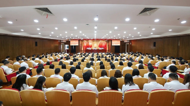 宜化集團(tuán)召開警示教育會(圖1) 宜化集團(tuán)召開警示教育會(圖1)