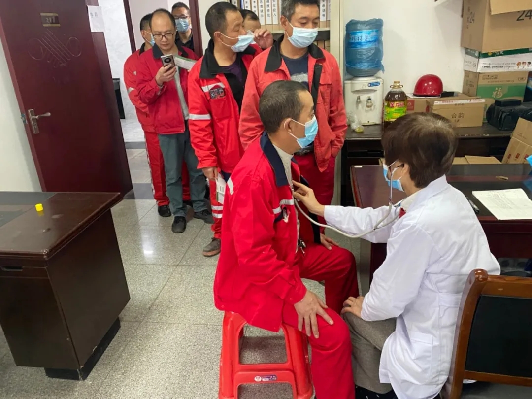 宜化化機:關愛職工健康 開展職業健康體檢(圖2) 宜化化機:關愛職工健康 開展職業健康體檢(圖2)